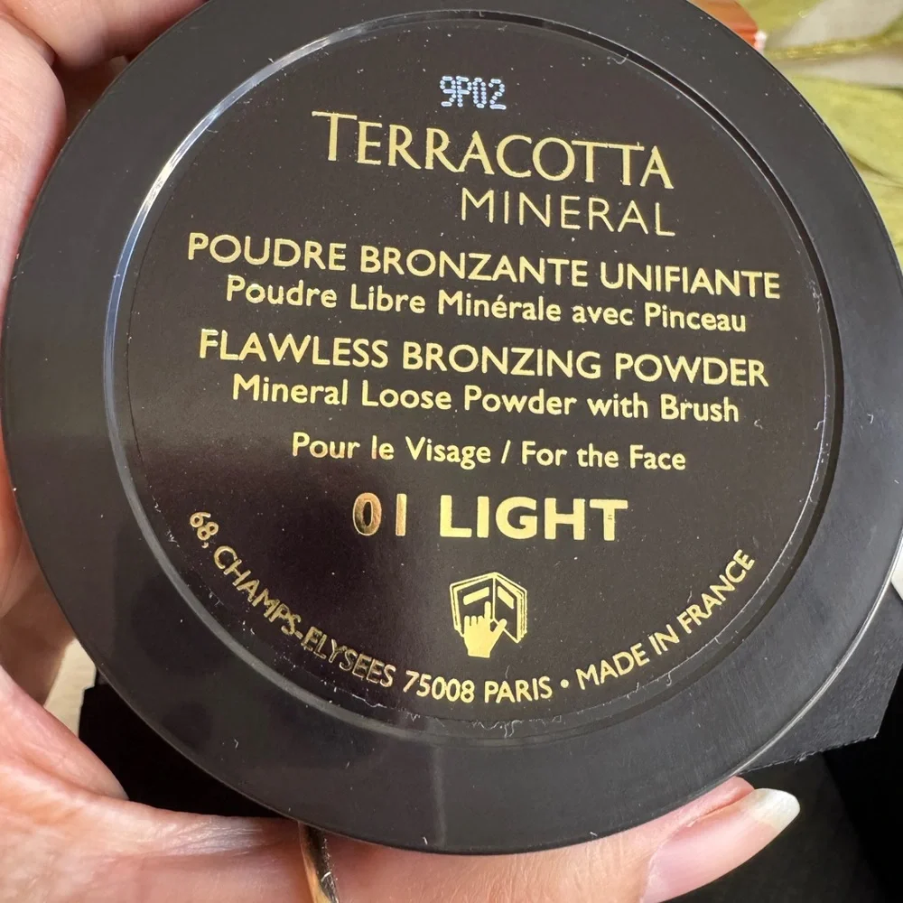 Guerlain TERRACOTTA MINERAL POUDRE BRONZANTE UNIFIANTE COLOR 01 LIGHT
